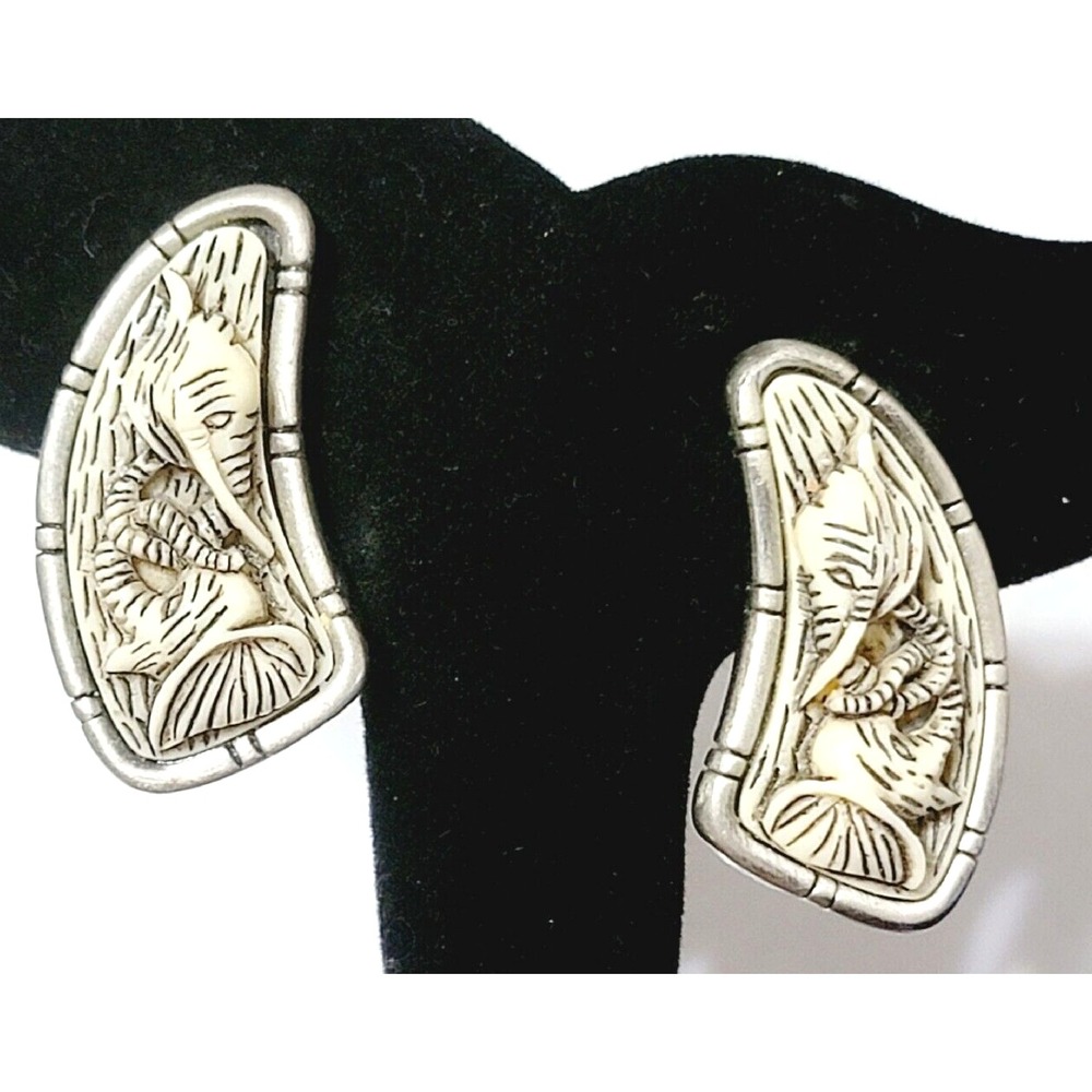 Vintage Cream Elephant Head Tribal Lucite Clip On Earrings Silver Tone Boho